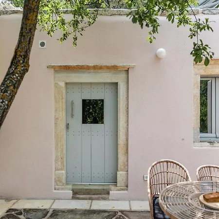 Serenity Village * Apérathos