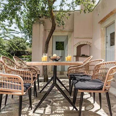 Serenity Village * Apérathos