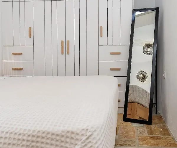 Serenity Village Apérathos